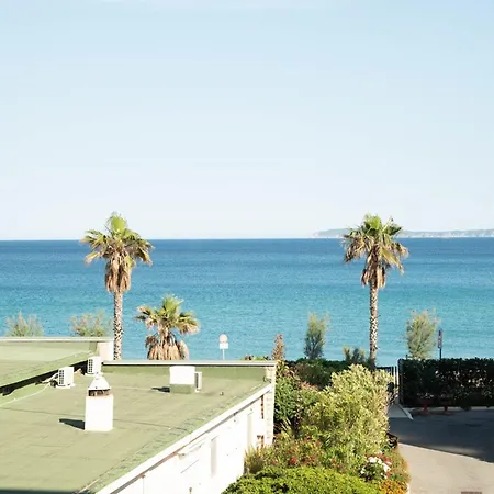 Cosy Au Lavandou Avec Parking, A Deux Pas De La - Fr-1-803-78 شقة لو لا فاندو