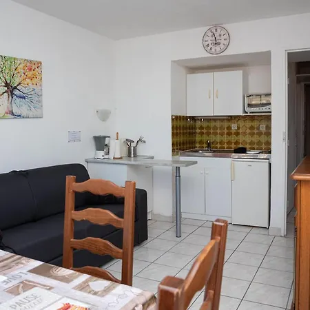 Apartamento Au Lavandou, A 20m De La Avec Parking - Fr-1-803-78 Le Lavandou